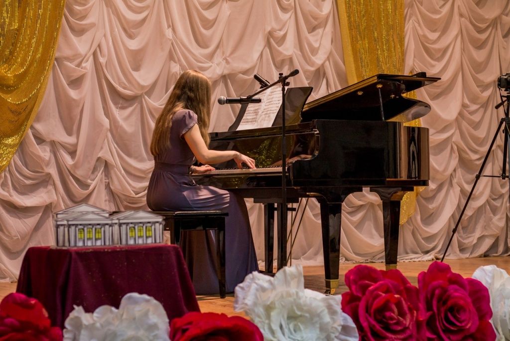 "Живая" музыка Истфиловского бала "Живая" музыка Истфиловского бала