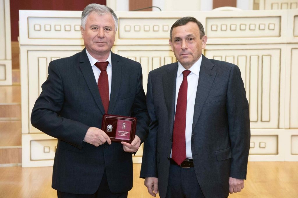 В числе награжденных - заместитель председателя Конституционного суда РМЭ Валериан Егоров. DEN_2226.jpg