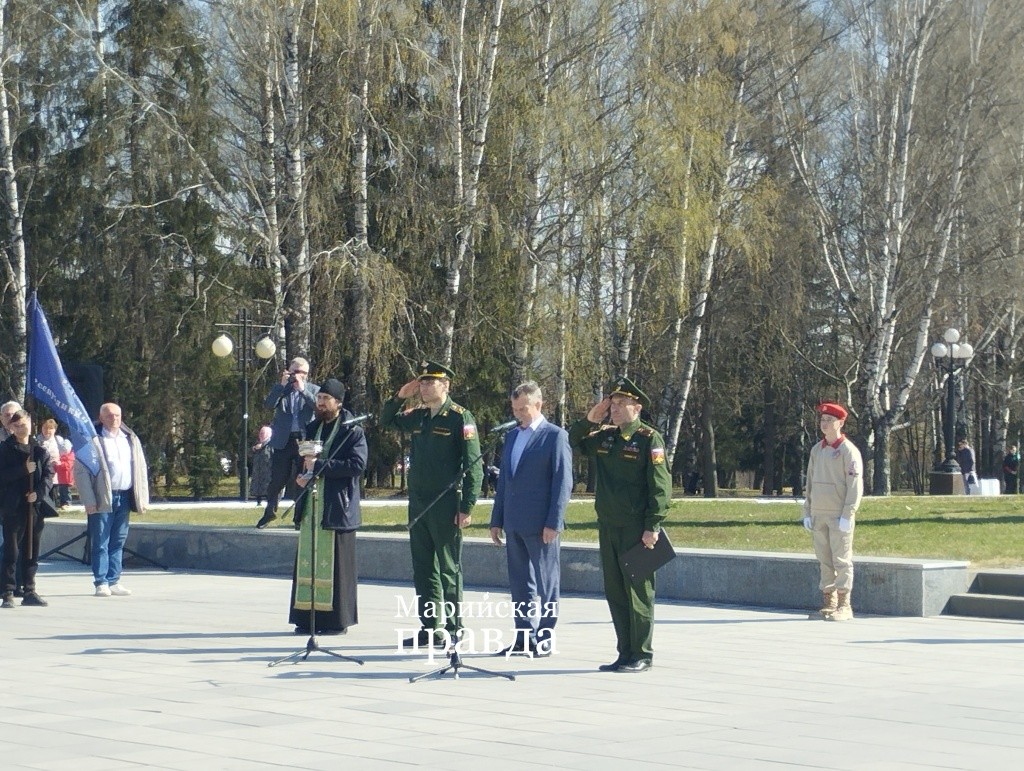 Торжественный митинг. (Фото Натальи Кулишовой/"Марийская правда"). Торжественный митинг. (Фото Натальи Кулишовой/"Марийская правда").