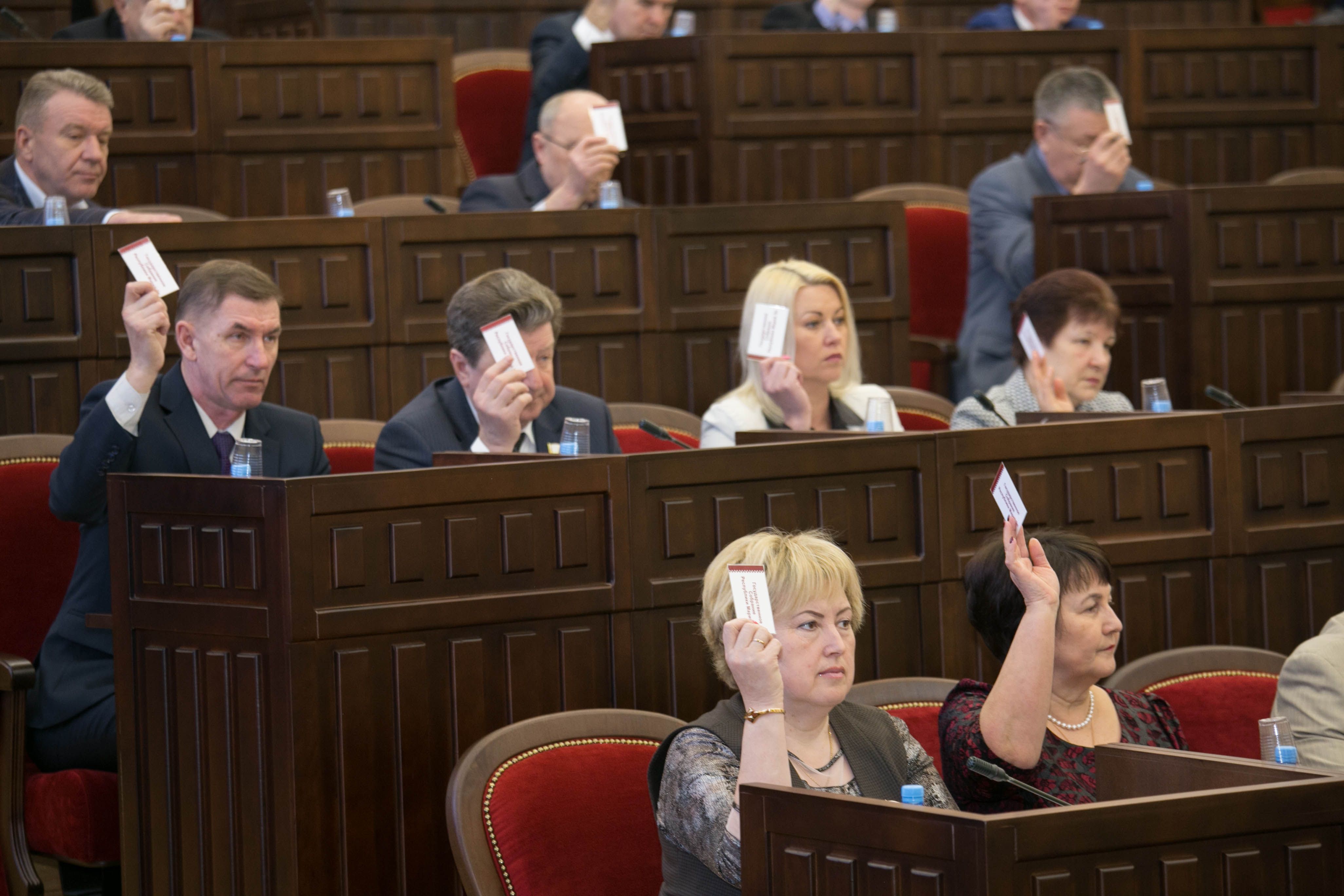 Конституционный суд Марий Эл. Верховный суд Марий Эл. Судья конституционного суда Марий Эл Семенов. Депутаты Госсобрания заседание