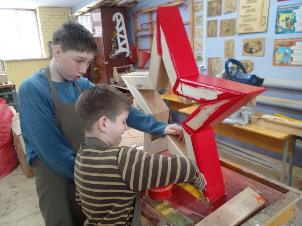 Ребята выполняют работу