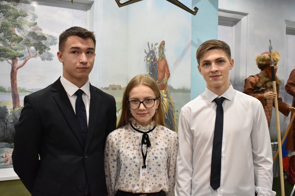 Ребята из Йошкар-Олинского Художественного училища