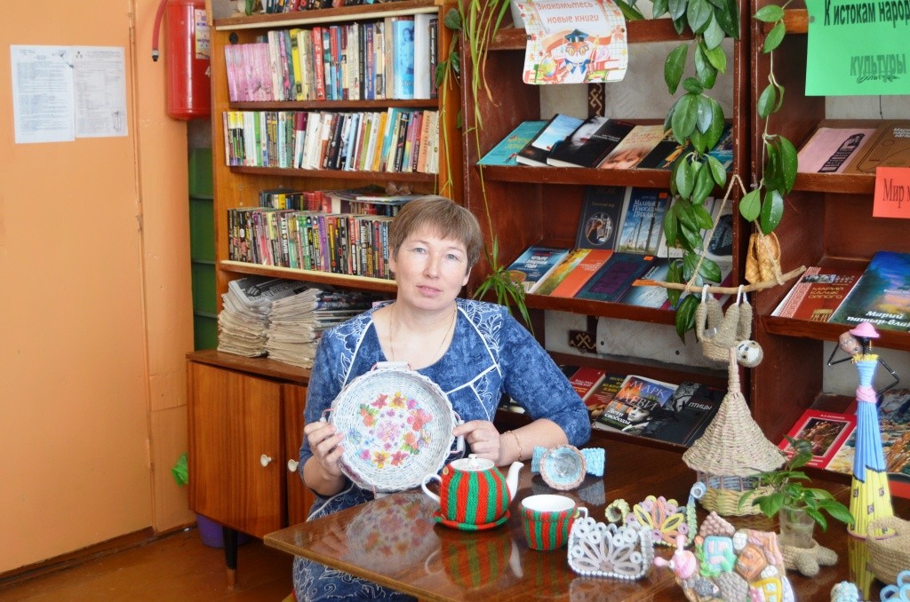 Диапазон интересов Галины Максимовой очень большой от бумажной лозы до вязания и джута .jpg