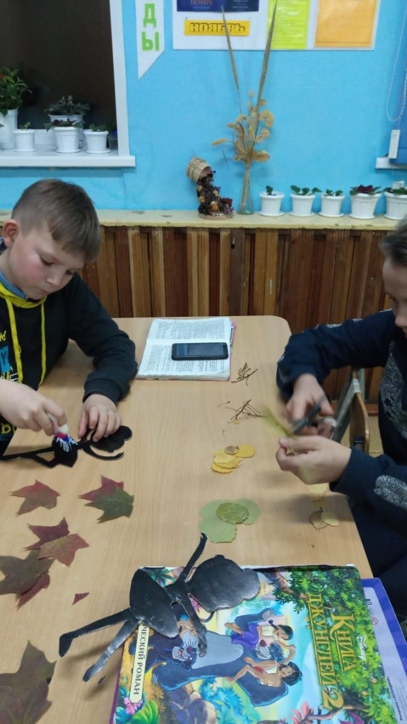 Действует добрый десяток кружков по различным направлениям. Действует добрый десяток кружков по различным направлениям.jpg