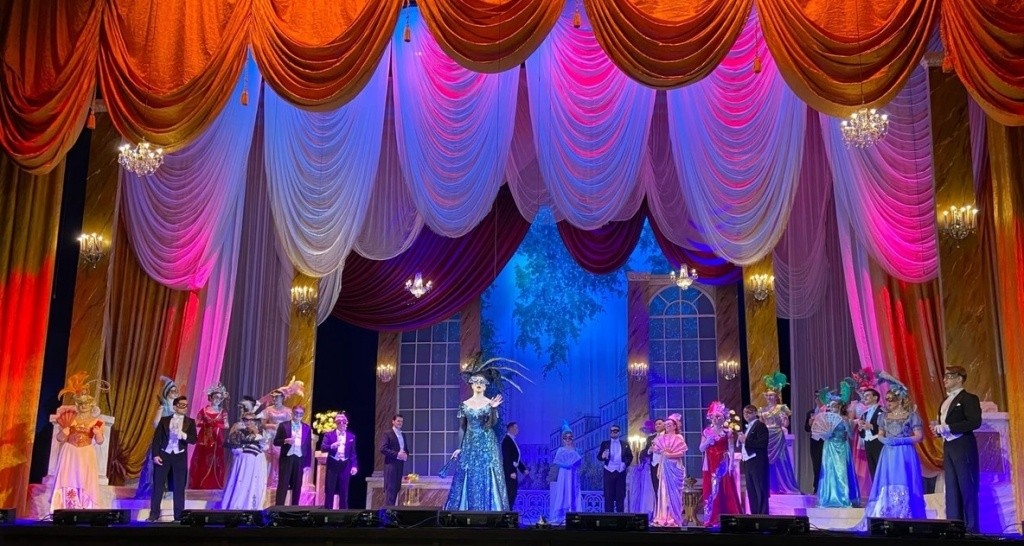 Оперетта "Летучая мышь" - огромный подарок всем зрителям. (Фото пресс-службы Минсоцразвития РМЭ).