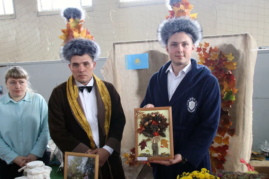 шляпы казахи.JPG