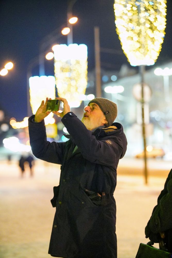Александр Дворкин в восторге от Йошкар-Олы. (Фото Виктории Соловьевой из пресс-службы епархии). Александр Дворкин в восторге от Йошкар-Олы. (Фото Виктории Соловьевой из пресс-службы епархии).