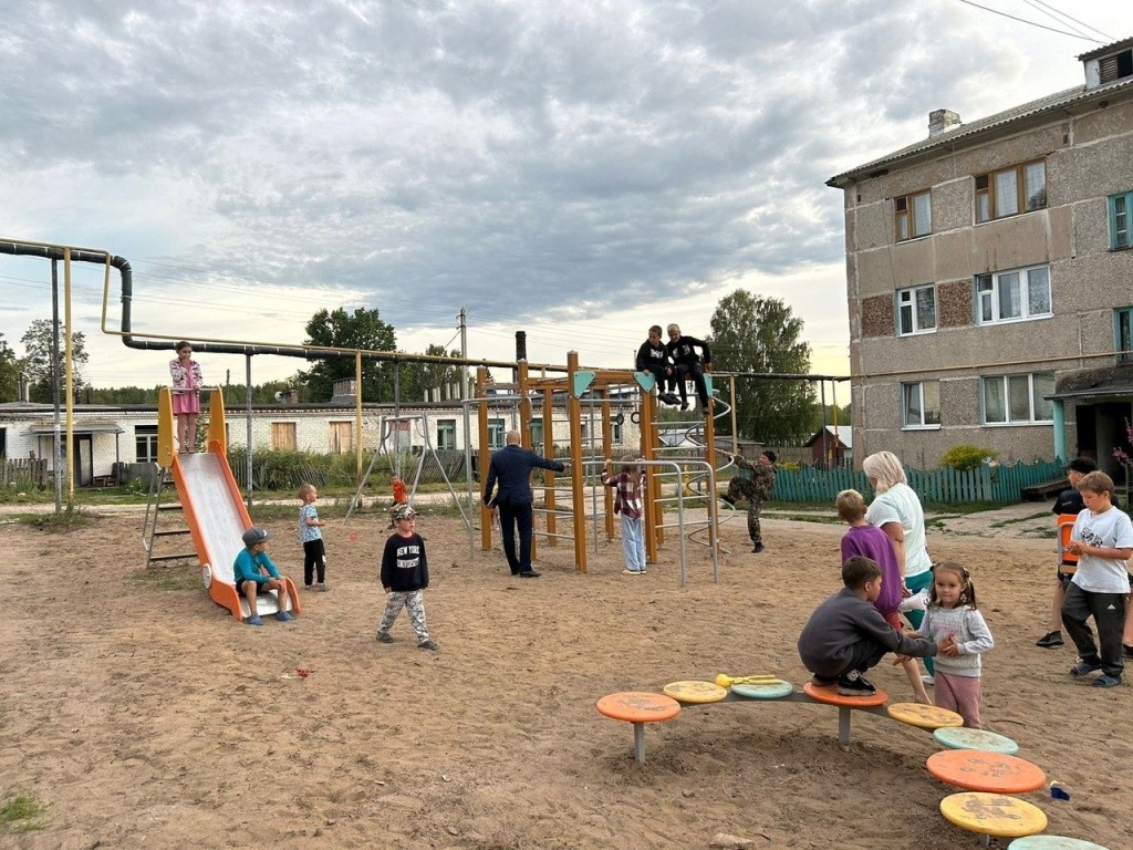 11.3.Голубой детская площадка.jpg