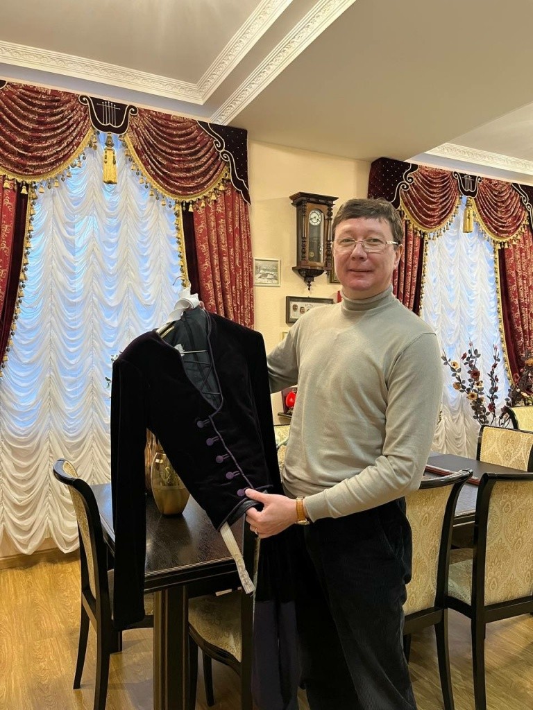 Встреча через 20 лет. Фото предоставлено театром оперы и балета им. Э. Сапаева.jpg