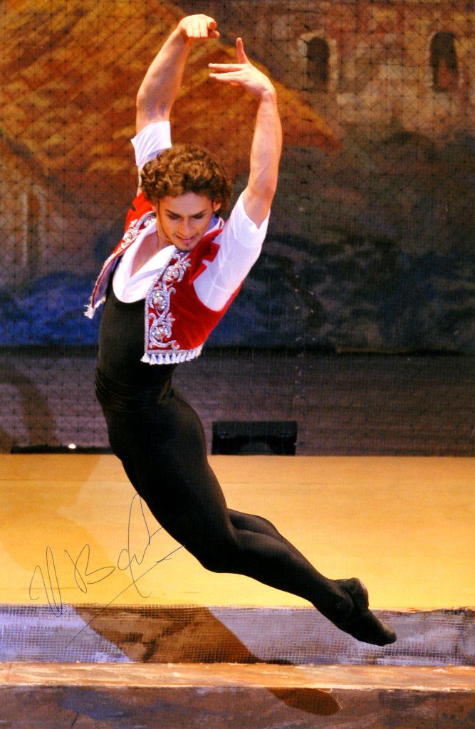 Звезда мирового балета Иван Васильев в патии Базилио в балете Дон Кихот. Фотоо предоставлено Михайловским театром.jpg Звезда мирового балета Иван Васильев в патии Базилио в балете Дон Кихот. Фотоо предоставлено Михайловским театром.jpg