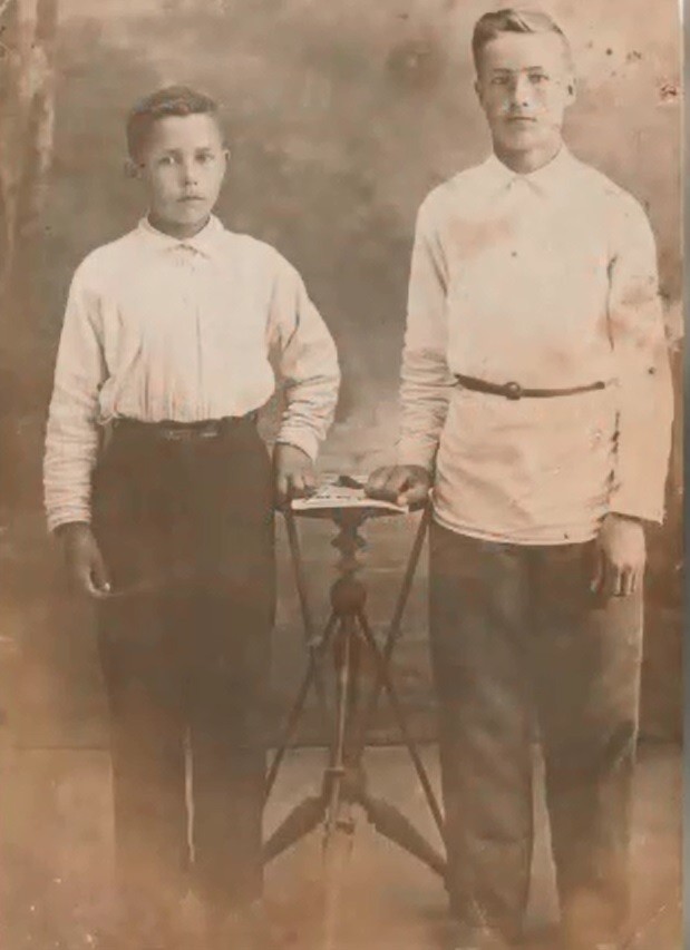 Дорогое довоенное фото. (фото предоставлено Виталием Антоновым).