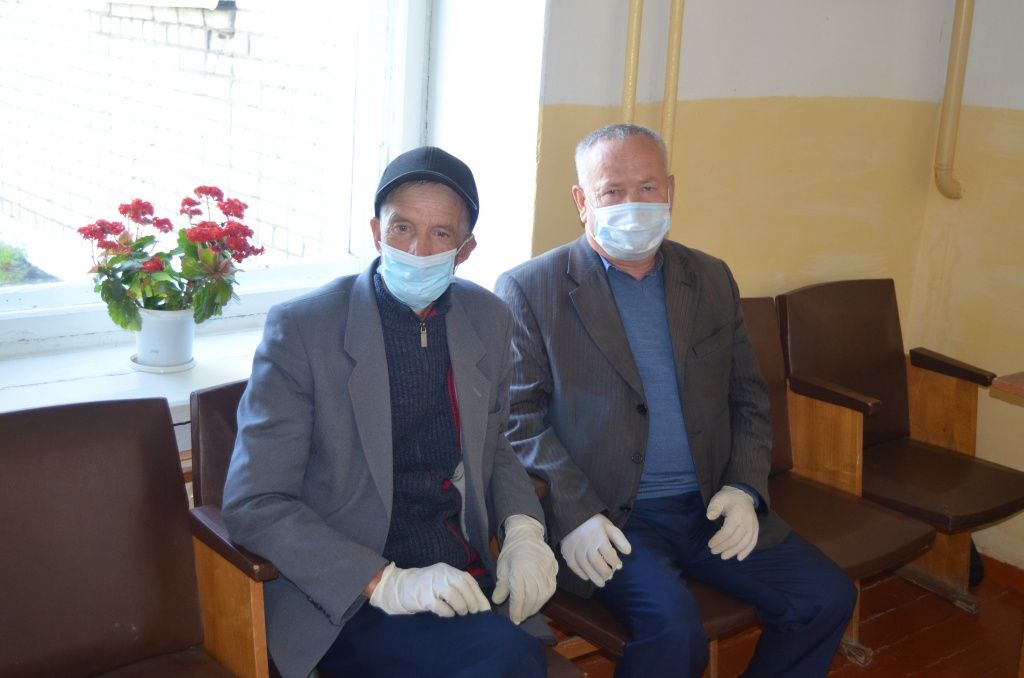 Общественные наблюдатели за работой.JPG