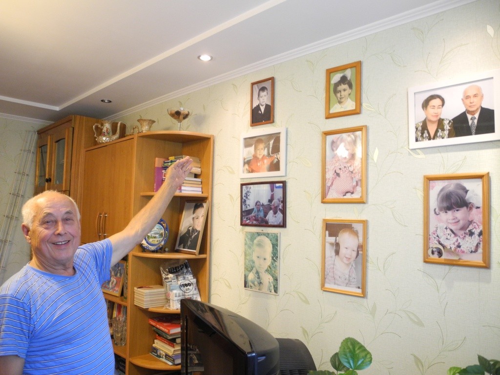 Главное, чтобы дети и внуки были счастливы, считает отец и дед Геннадий. (Фото Натальи Кулишовой).