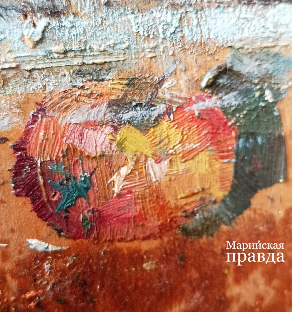 То самое первое яблоко, которое художник бережет уже больше 50-ти лет. Фото Марины Оленевой.jpg