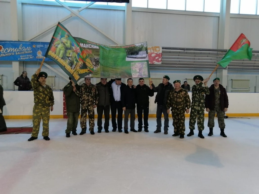 Ветераны-пограничники со всей республики помогли проведению турнира. (Фото предоставлено Михаилом Сусловым).