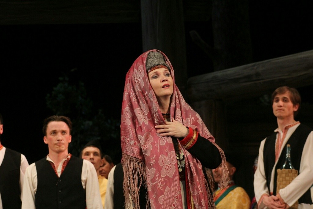 Сцена из спектакля Салика. Фото предоставлено Алиной Егошиной.jpg Сцена из спектакля Салика. Фото предоставлено Алиной Егошиной.jpg