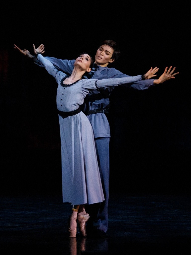 Балет А. Гаврилина Анюта. Партия Студента - первая большая роль в театре Итару Нада.jpg