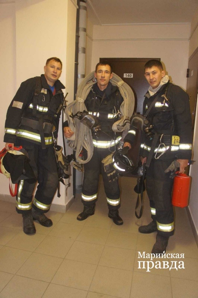 Вот в такой экипировке ребята поднимаются на высоту..jpg