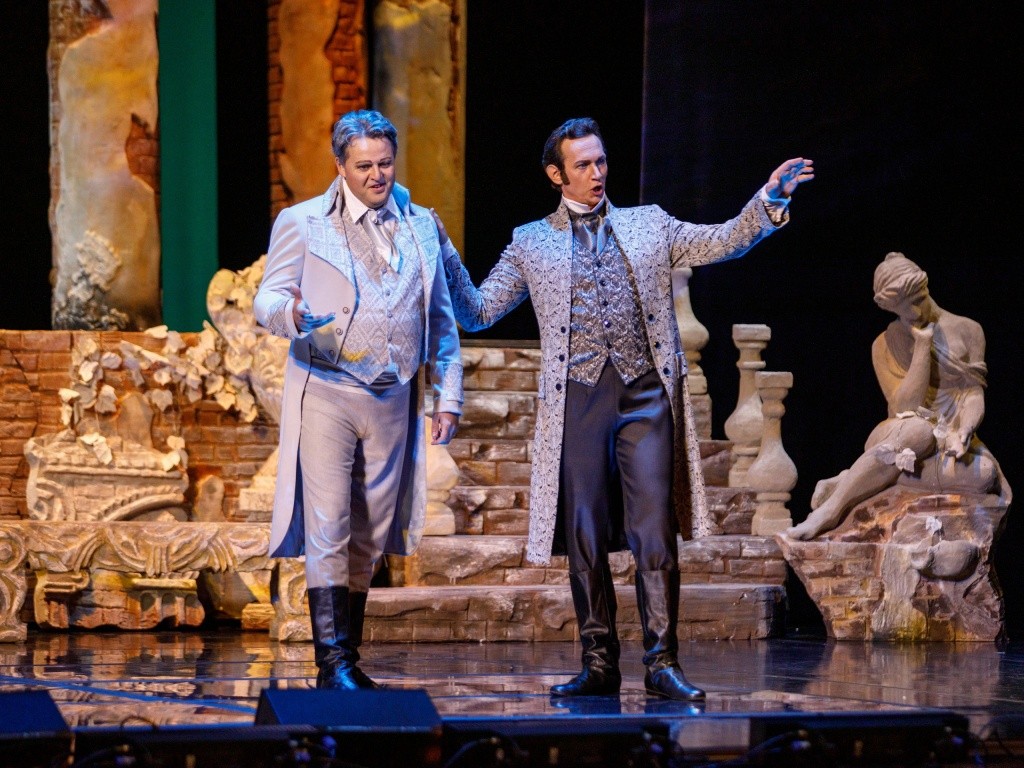 Опера Евгений Онегин. Ленский- Сергей Семишкур, Онегин - Владимир Мороз. Фото предоставлено театром оперы и балета.jpg