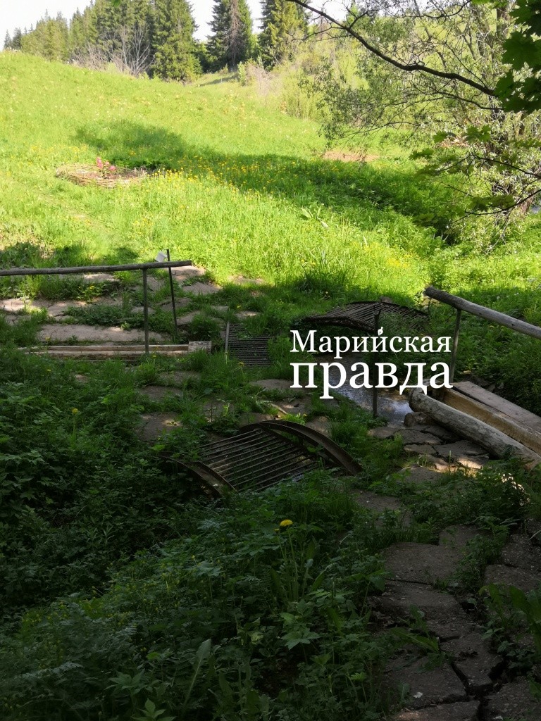 Здесь встречаются два ключа. Здесь встречаются два ключа..jpg