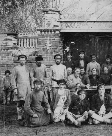 Федор Смоленцев первый слева в нижнем ряду. Федор Смоленцев первый слева в нижнем ряду.jpg