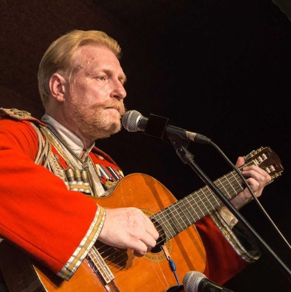 Певец, композитор, поэт Сергей Мазуренко 