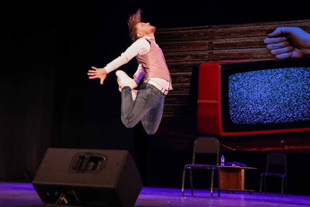 На сцене летать легко.Фото предоставлено Максимом Брызгаловым.jpg