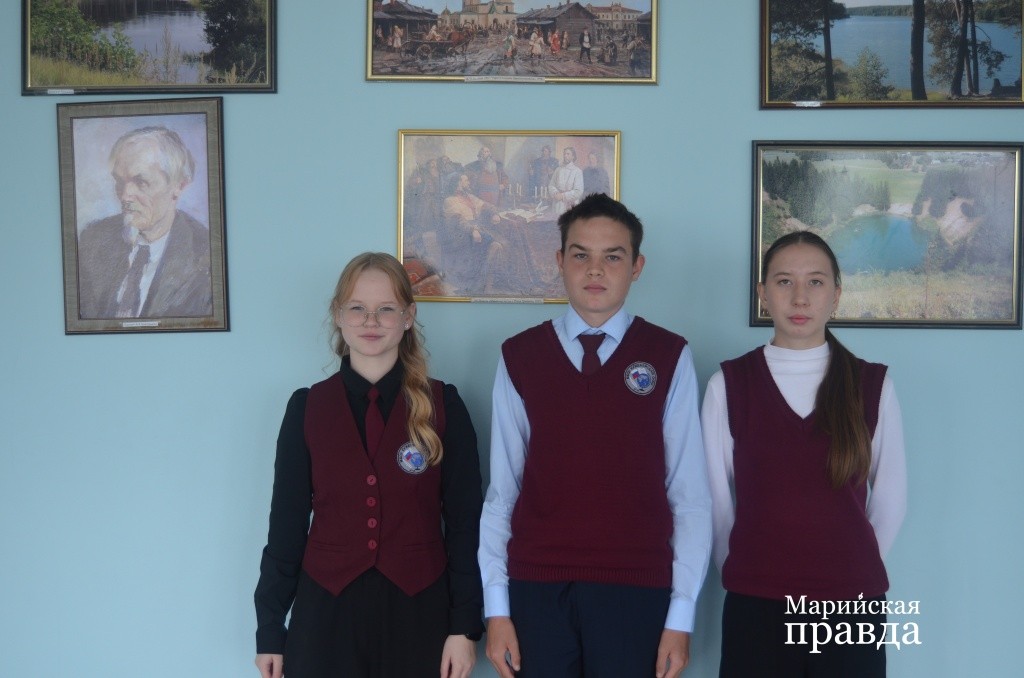 После многолетнего перерыва куженерцы вернулись нынче к единой форме для учеников1.jpg