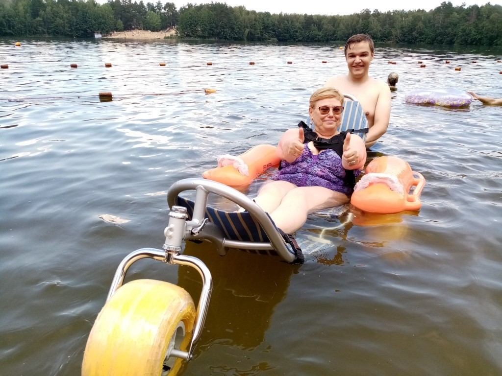 Журналист "Марийской правды" тоже приняла участие в испытаниях и подтверждает: плавание безопасно и комфортно! (Фото Натальи Кулишовой). 
