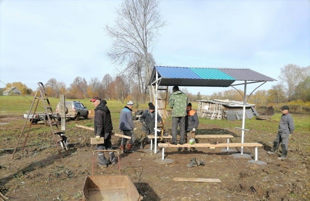 Добровольцы за работой.jpg