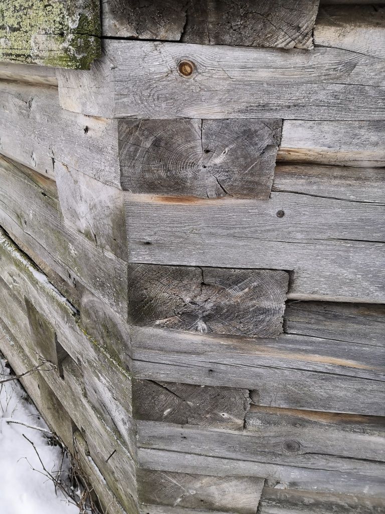 Срублено в лапу - изумительная работа старых мастеров.jpg