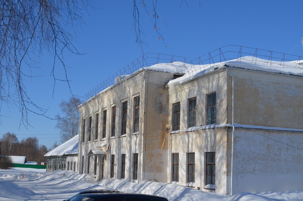 Пищеблок и столовая находятся отдельно от учебного корпуса школы.JPG