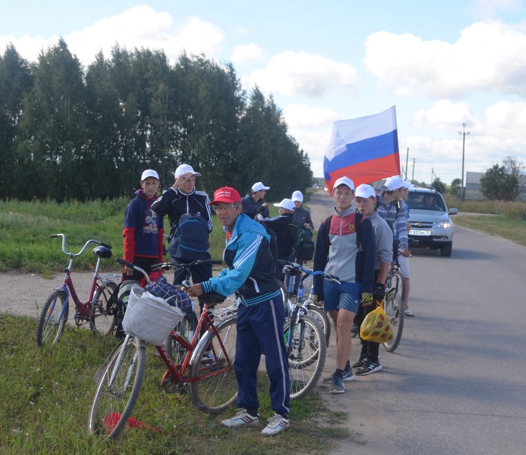 Небольшой привал в дороге во время путешествия по родному краю.JPG