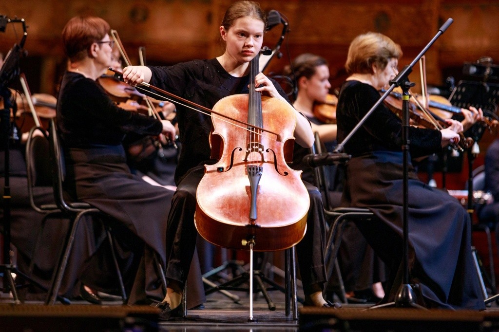 Ада Кашкова - будущая виолончелистка с мировым именем. Фото Евгения Никифорова.jpg