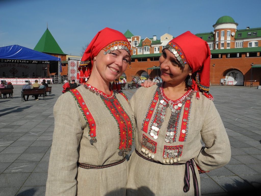 Специалисты Звениговского Дома народных умельцев.(Фото Натальи Кулишовой).