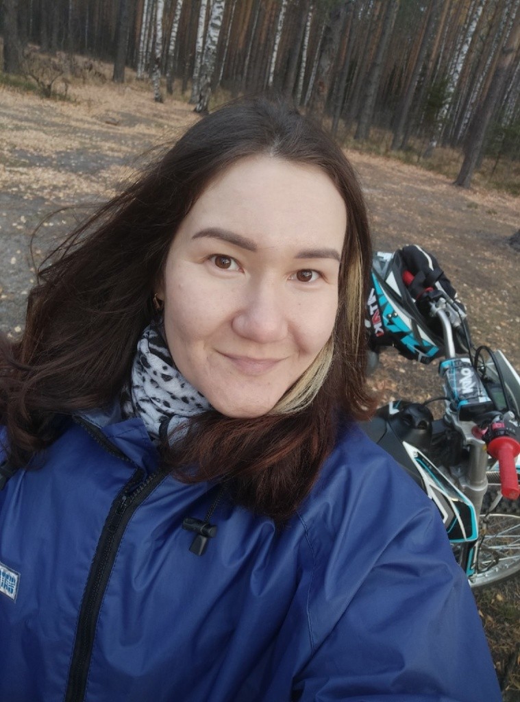 Татьяна с мотоциклом