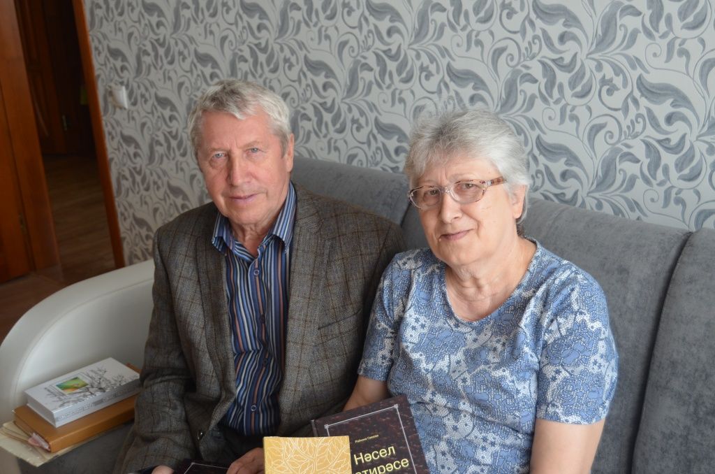 Райхана и Магруф Гаязовы установили генеалогическое древо своего рода до 25 колена.JPG