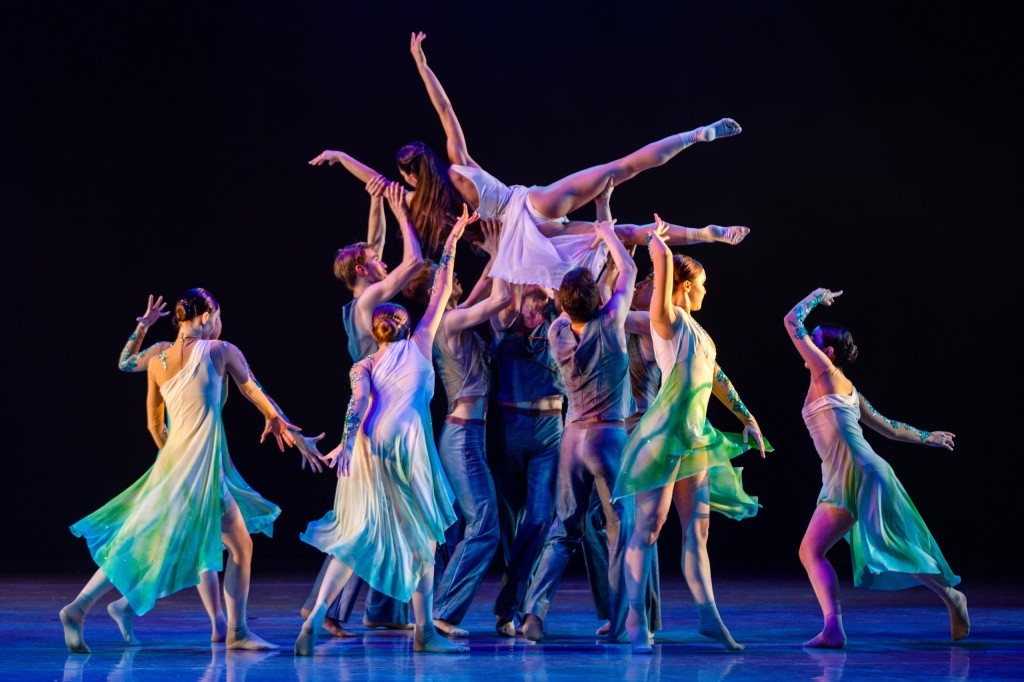 Сцена Сон Татьяны из балета Онегин. Фото Евгения Никифорова.jpg