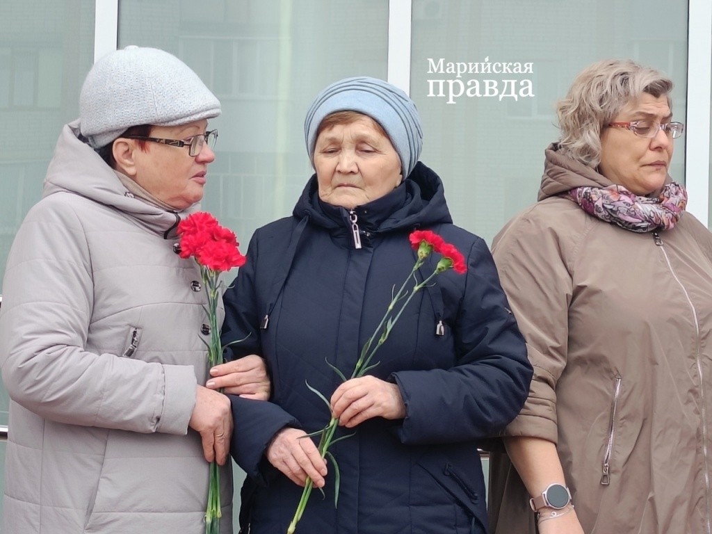 mnh6NX8mYPk (1).jpg mnh6NX8mYPk (1).jpg