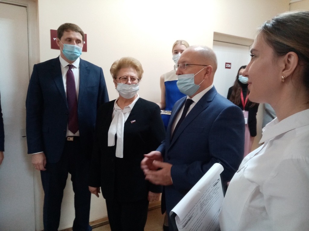 Торжественную церемонию открыл первый заместитель Председателя Правительства РМЭ Михаил Васютин. (Фото Натальи Кулишовой).