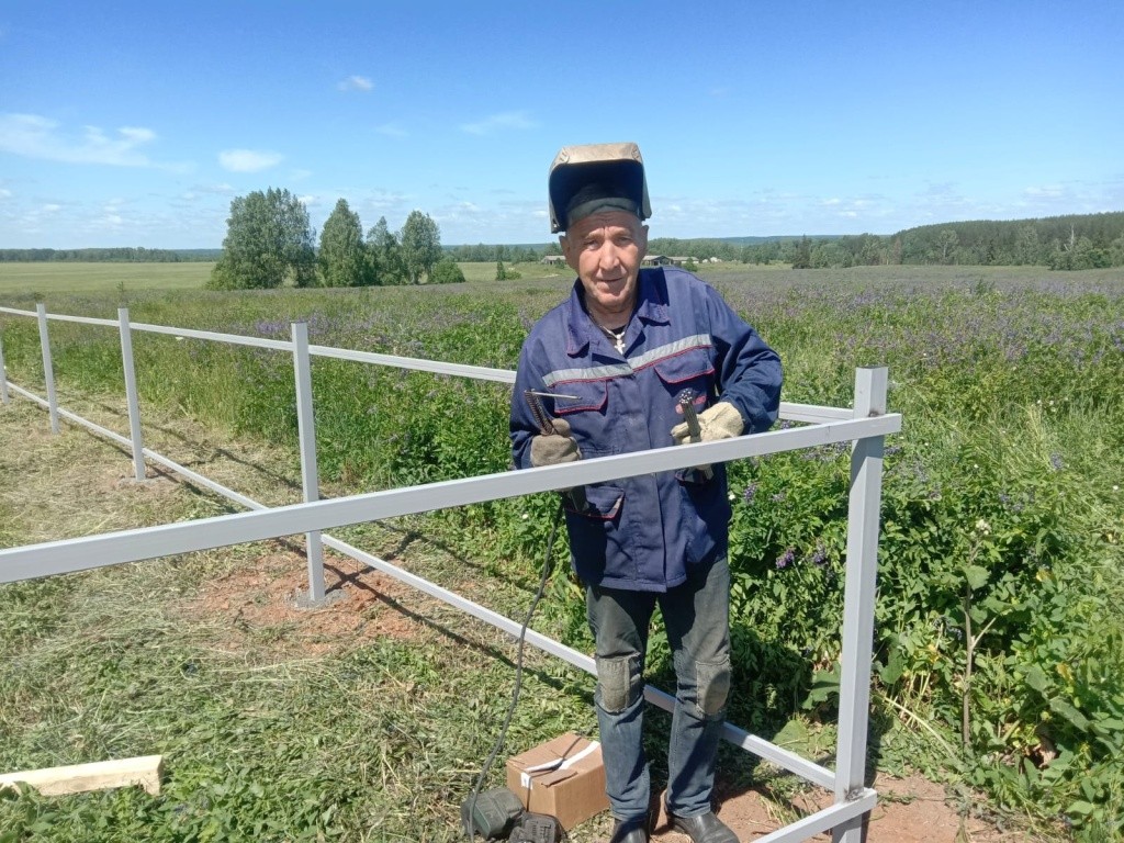 8.2.Кордемтюр ограждение кладбища.jpg