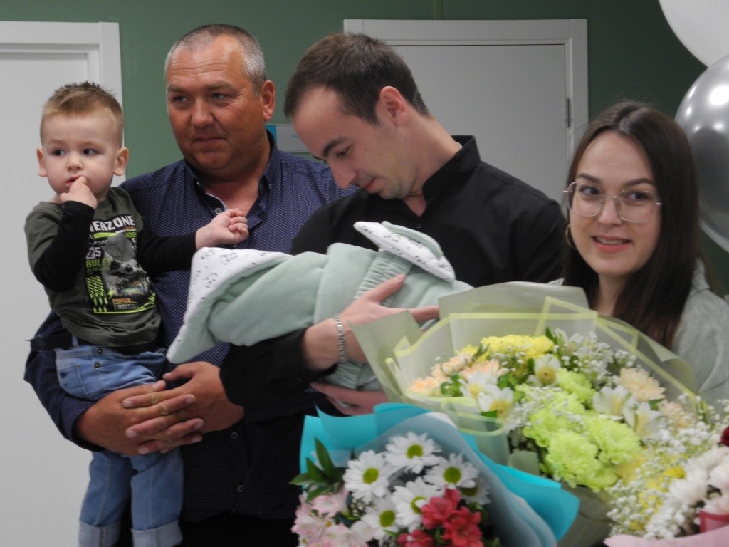 "Здравствуй, сынок! Я твой папа" (Фото Натальи Кулишовой).