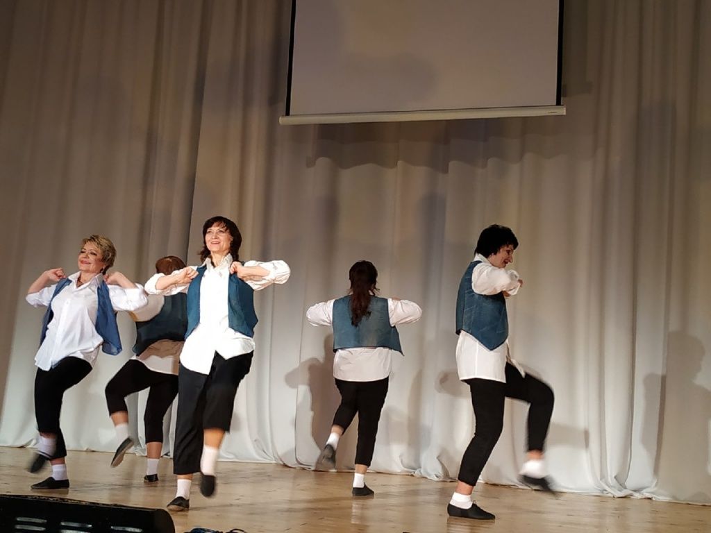 На гала-концерте "Экспромт" исполнил три танца. (Фото предоставлено Верой Сазановой).