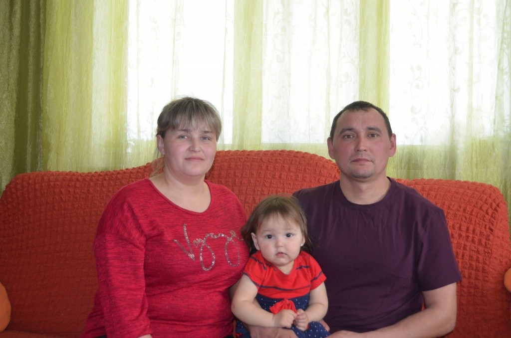 Ольга и Ольга с самым юным членом семьи Эрвиной.JPG