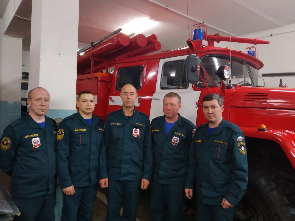 С коллегами дежурной смены С коллегами дежурной смены