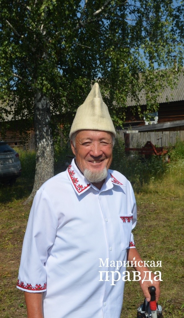 Карт Альберт Рукавишников освятил пчеловодческое кюсото..jpg