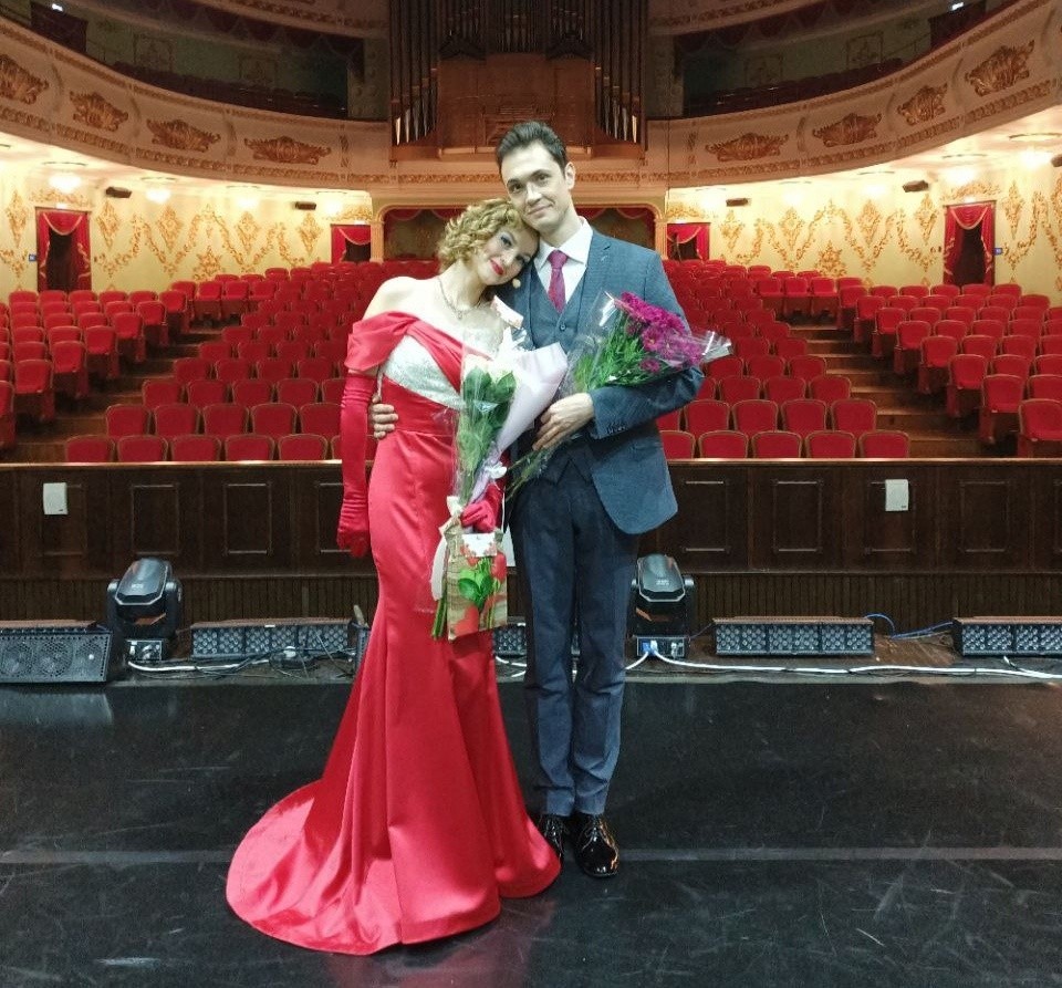 Трудовые будни красивой пары. Фото предоставлено Анной Фомичевой..jpg