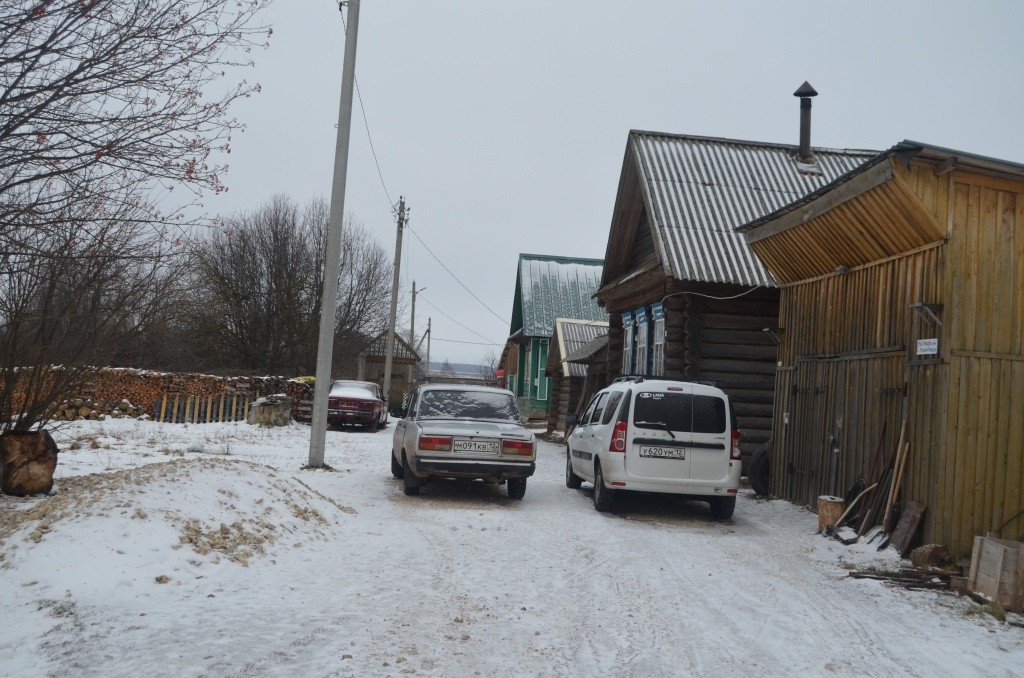 Семиместный Ларгус самое то для такой большой семьи.jpg