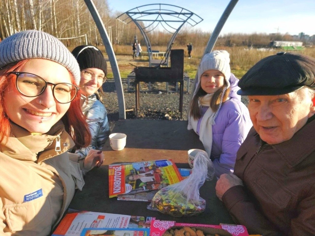 Вместе весело гулять! (Фото из группы "Светильник" в ВК).