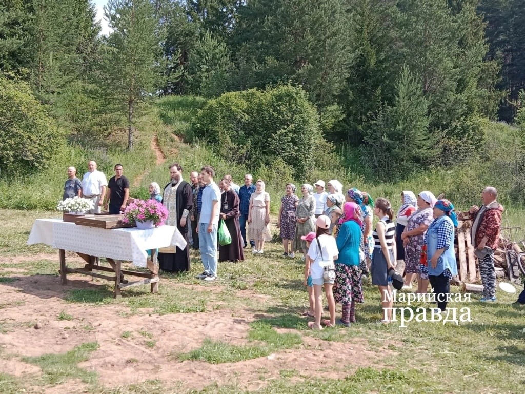На источнике прошел молебен. На источнике прошел молебен..jpg